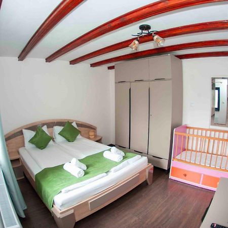 La Coti Villa Tarlungeni Bagian luar foto